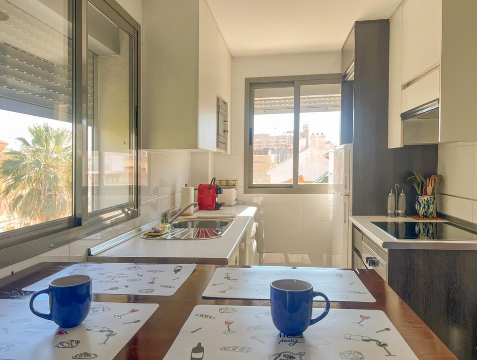 Dining area, kitchen