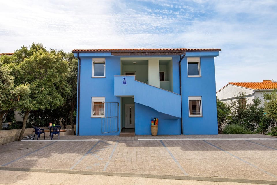 Modra Kuca Apartment in Novalja