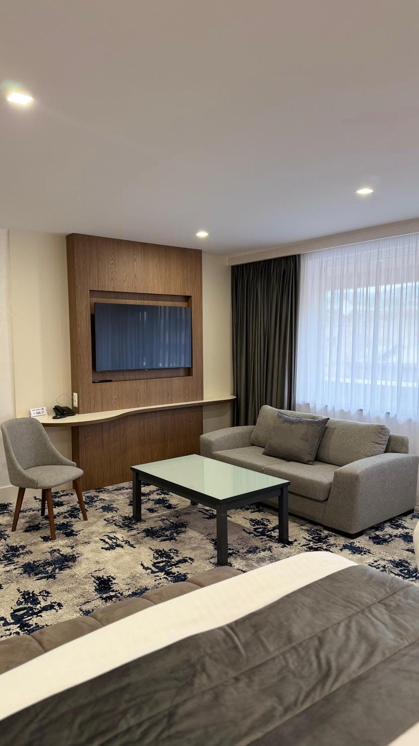 TV and multimedia, Seating area