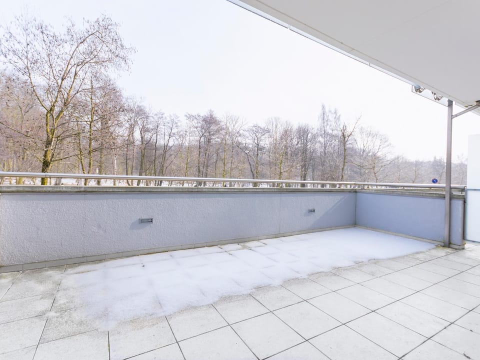Balcony/Terrace, Street view