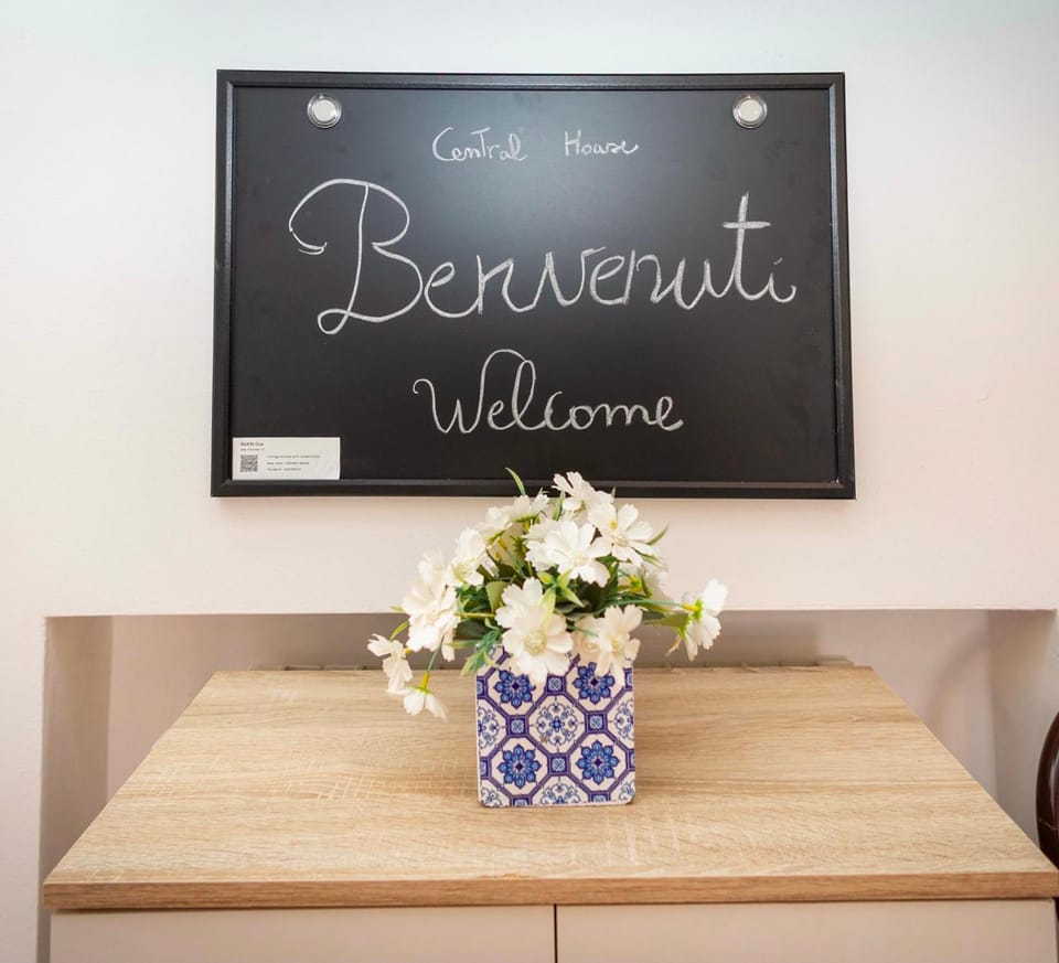 Central House Apartment in Terrasini
