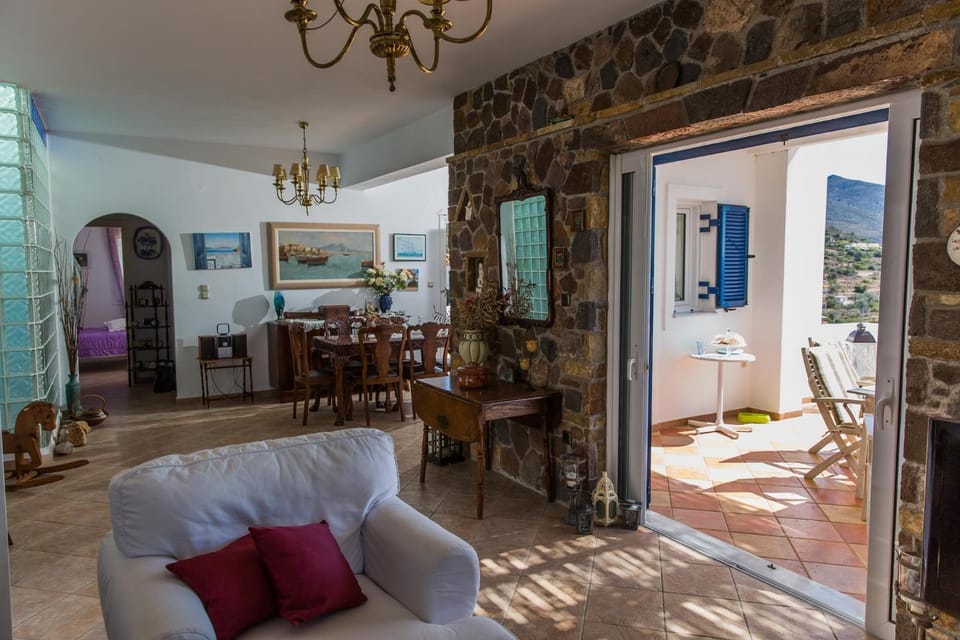 Living room, Seating area, Dining area, On site