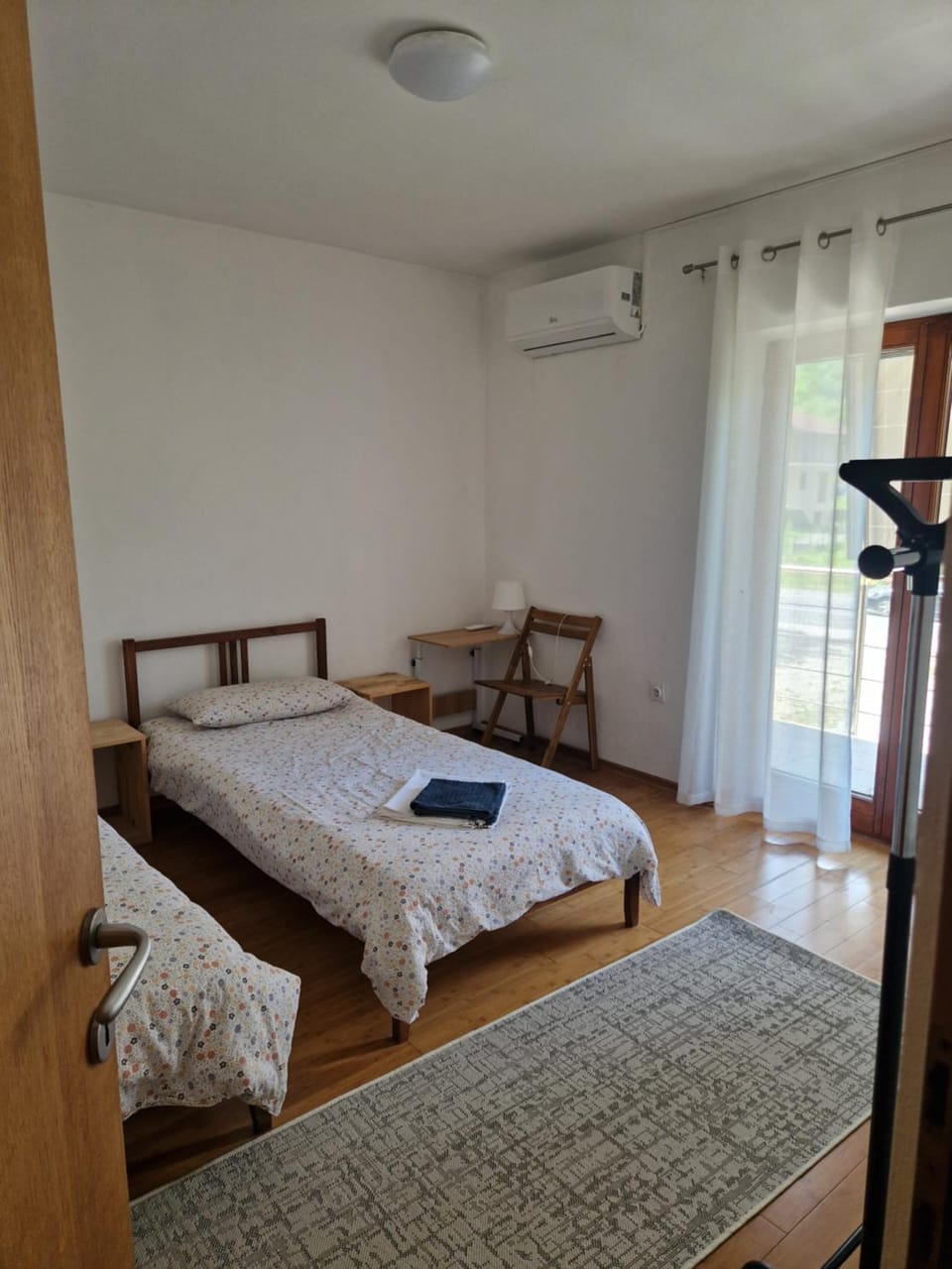 Bedroom, air conditioner