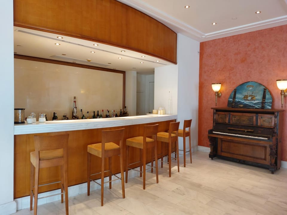 Lounge or bar