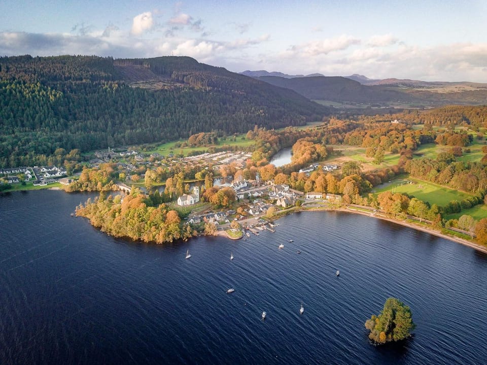 Nearby landmark, Natural landscape, Bird's eye view, View (from property/room), Lake view, Landmark view