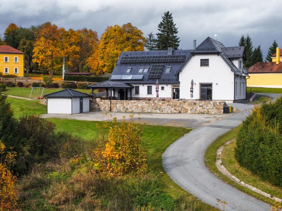 Property building, Autumn, Parking