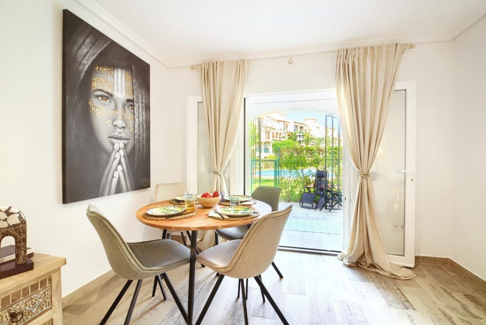 Living room, Dining area
