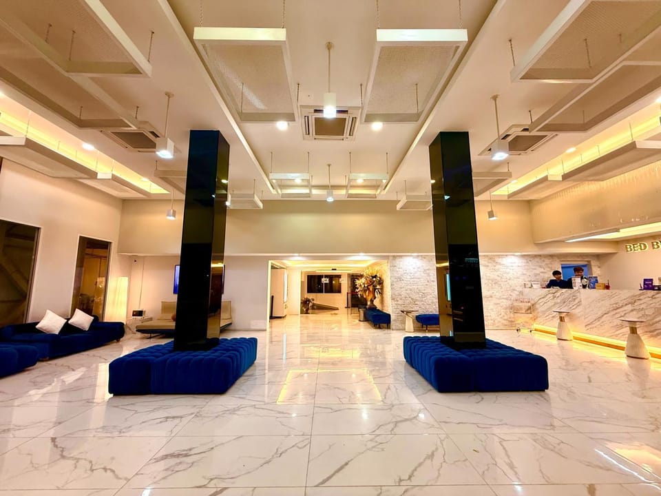 Communal lounge/ TV room