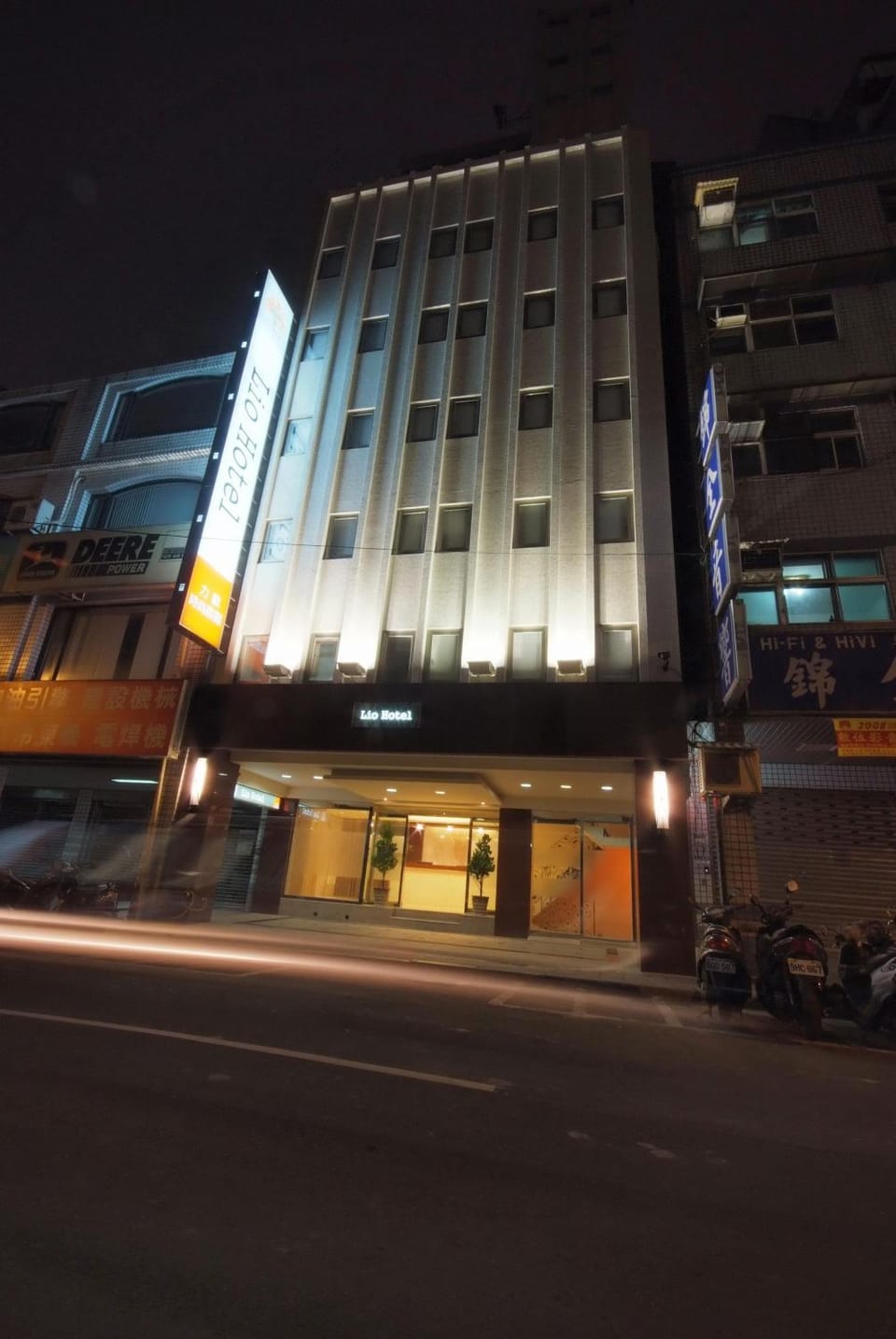 Facade/entrance, Bird's eye view