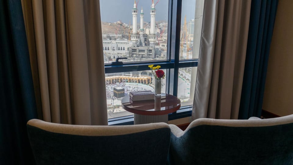 View (from property/room), Bedroom, Landmark view