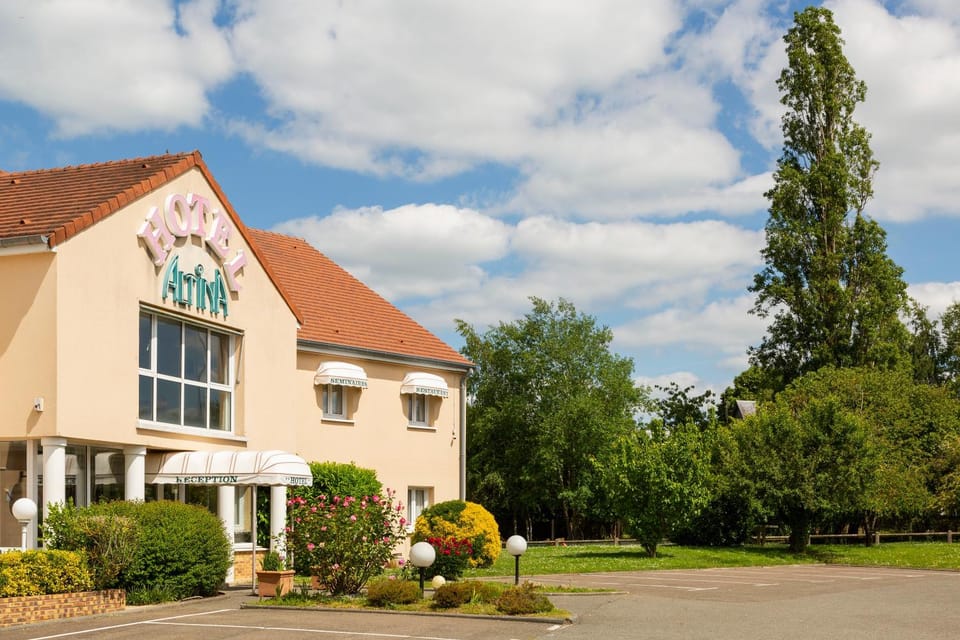 Property building, Facade/entrance