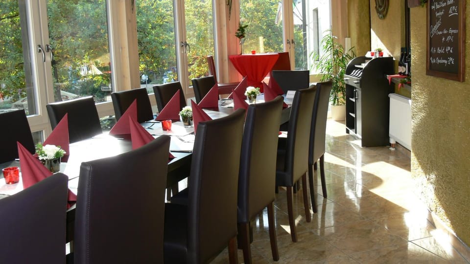 Restaurant/places to eat, Day