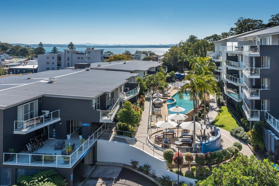 Bird's eye view, Pool view