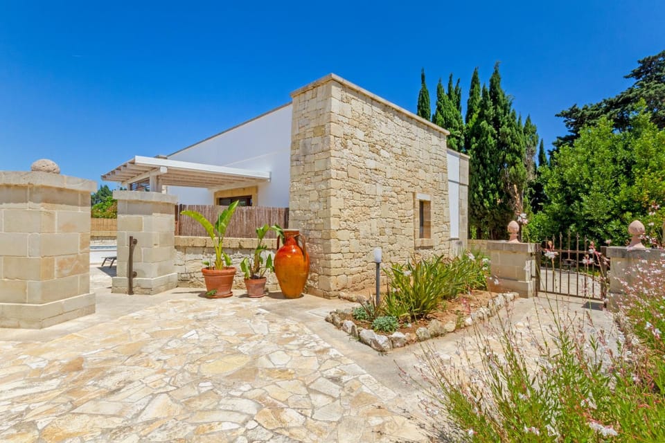 Patio, Day, Garden, Garden view