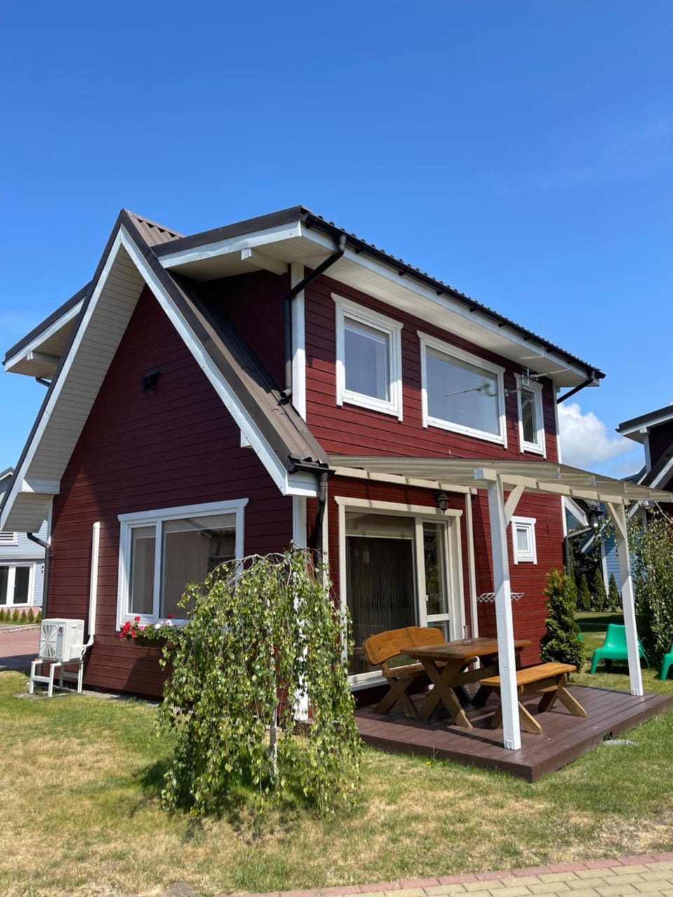 Property building, Day, Garden, Garden view