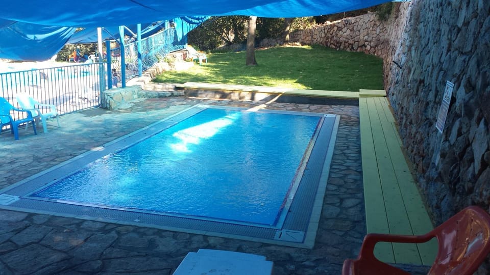 Swimming pool, Swimming pool