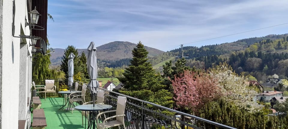 Property building, Day, Natural landscape, Garden, Skiing, Cycling, City view, City view, Garden view, Garden view, Landmark view, Landmark view, Mountain view, Location, Quiet street view