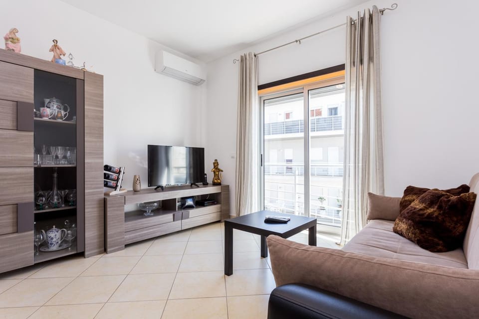 Communal lounge/ TV room, TV and multimedia, Living room