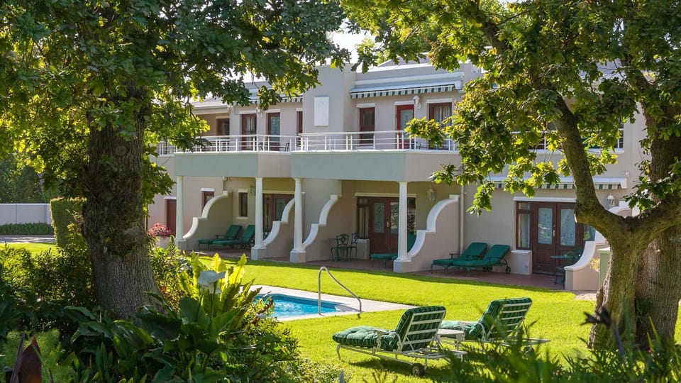 Property building, Facade/entrance, Garden, Swimming pool