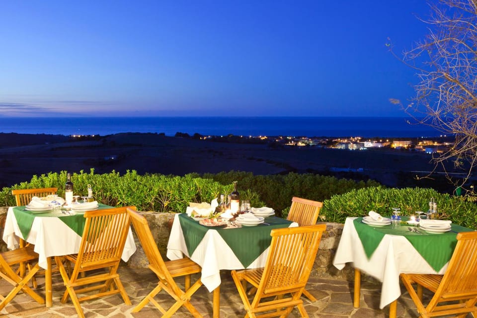Restaurant/places to eat, Night, Natural landscape, Dining area, Sea view