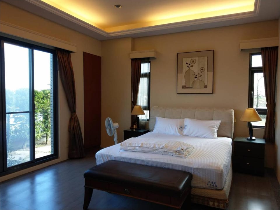 Bed, Photo of the whole room