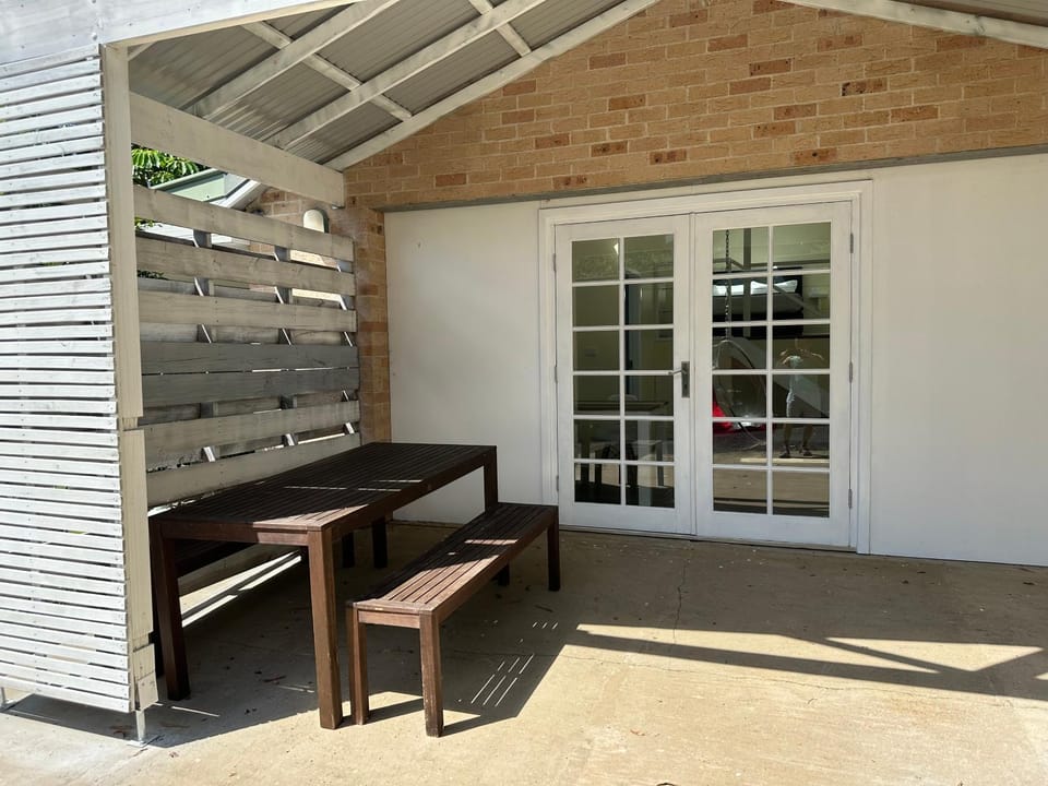 Colin's Garden Apartment in New South Wales
