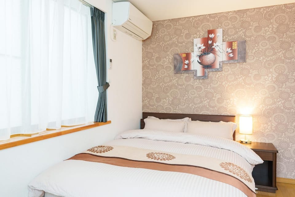 Bed, Bedroom, air conditioner