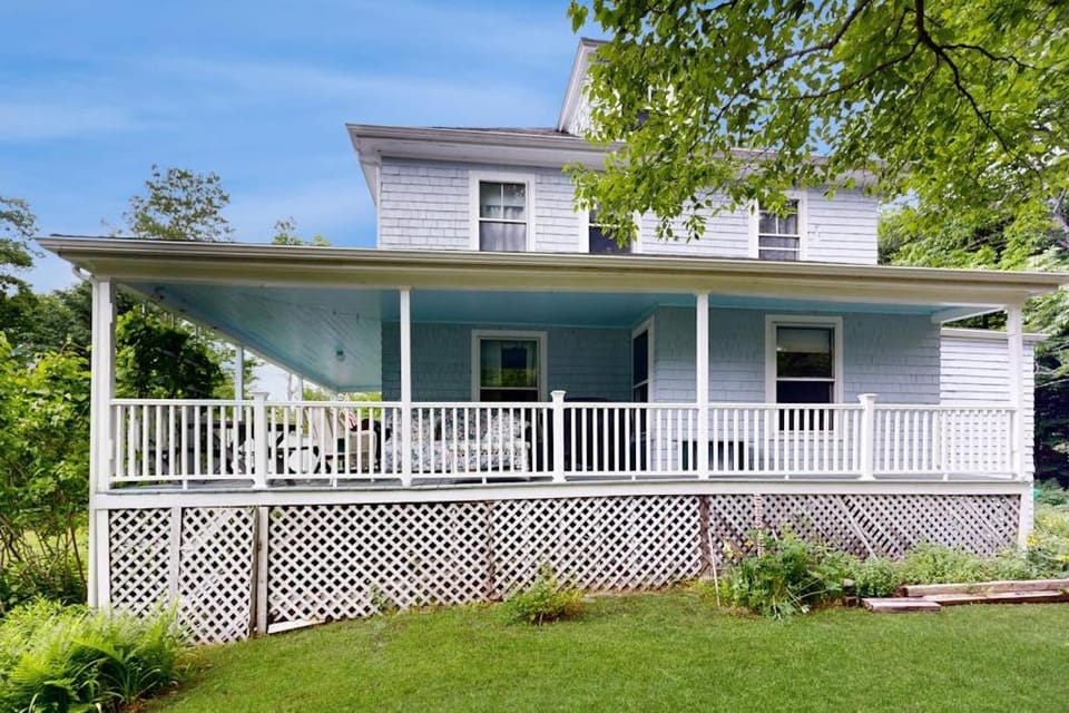 Property building, Spring, Day