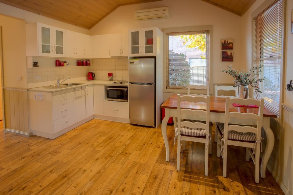 Autumn Affair Cottage 6 Apartment in Porepunkah