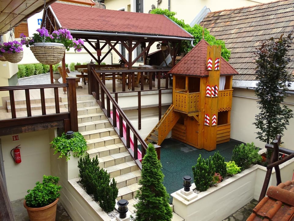 Inner courtyard view