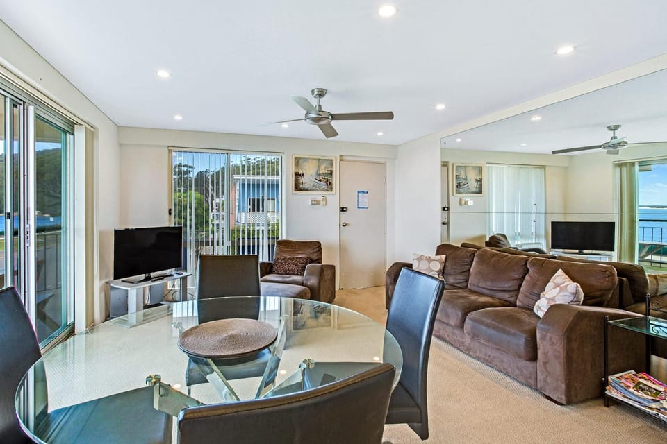 Shoal Towers Unit 3 11 Shoal Bay Road Apartment in Shoal Bay