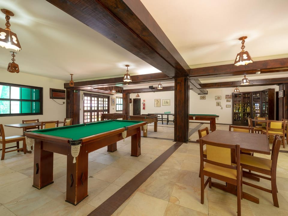 Billiard, Game Room