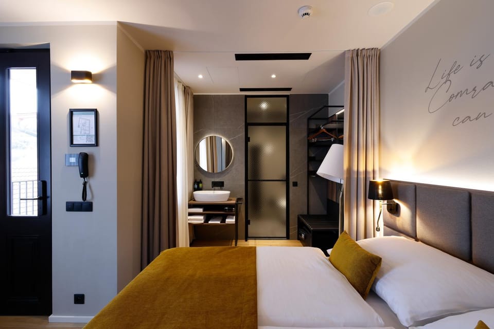 Bed, Photo of the whole room, Bedroom, air conditioner