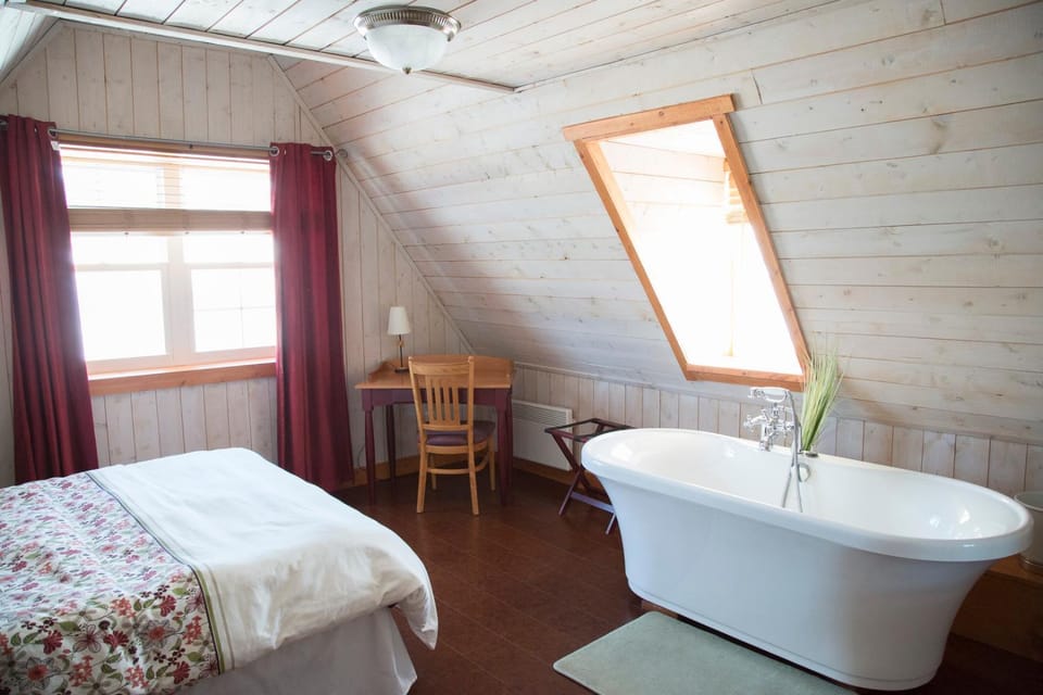 Gîte Au Coin De La Berge Bed and Breakfast in Newfoundland and Labrador