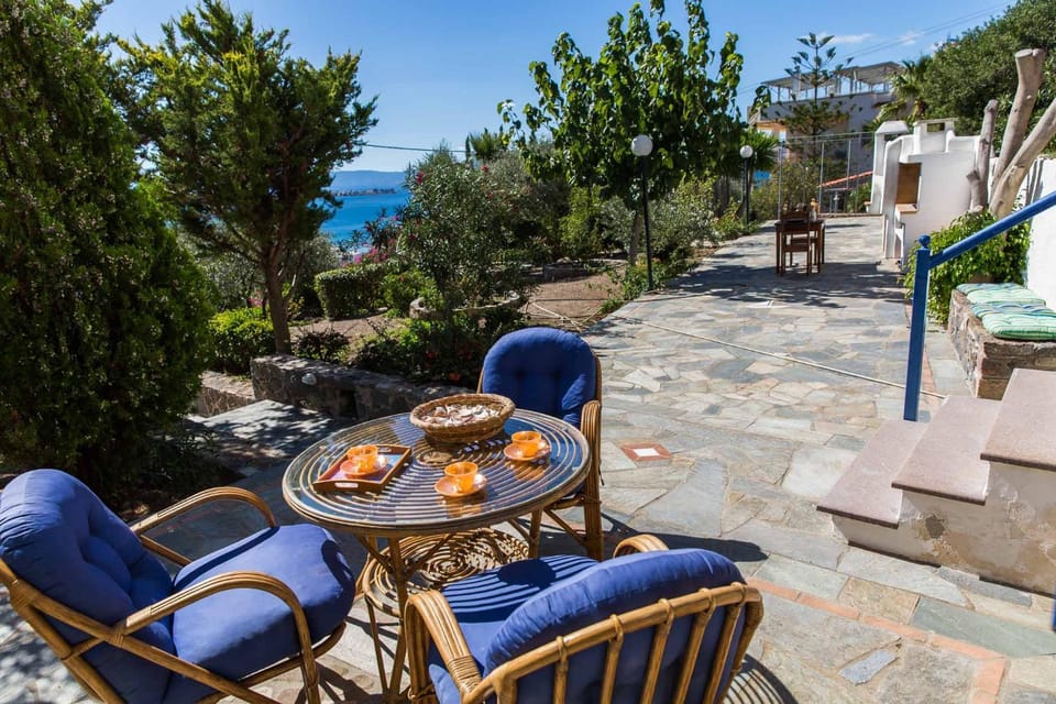 Garden, Seating area, Garden view