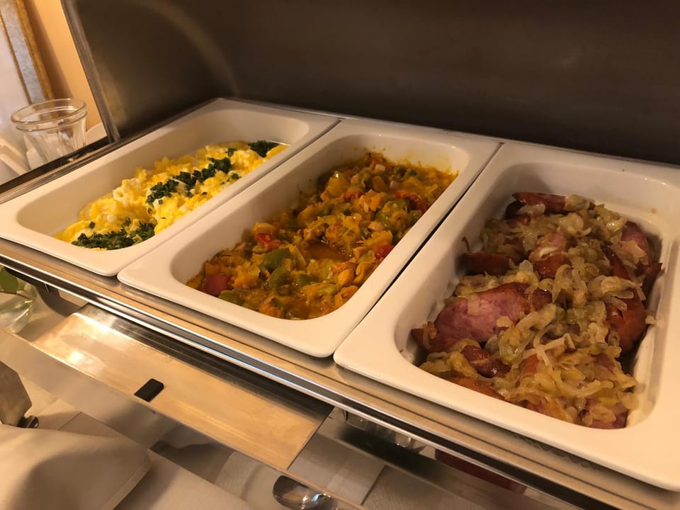 Continental breakfast, Buffet breakfast