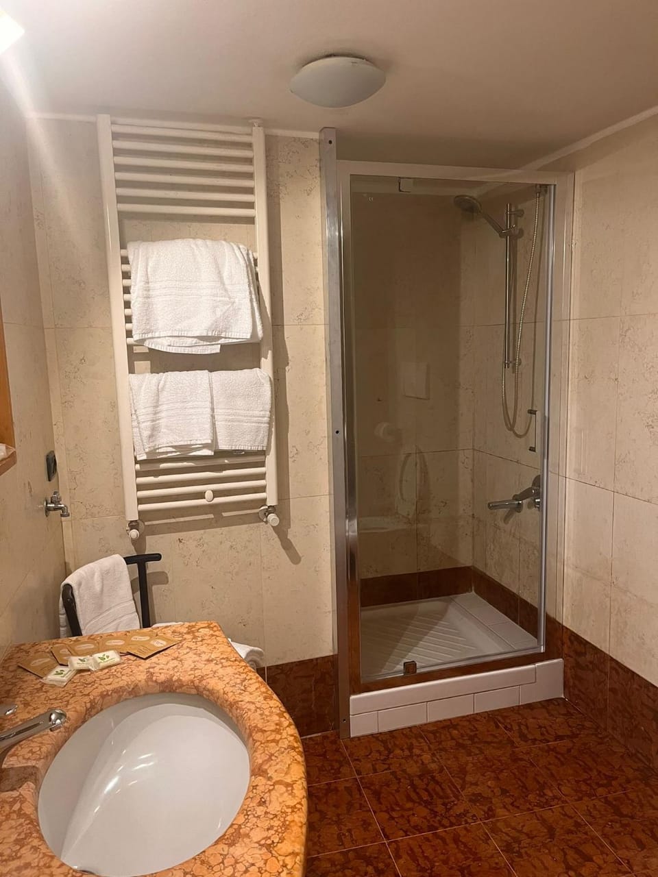 Shower, Bathroom, towels