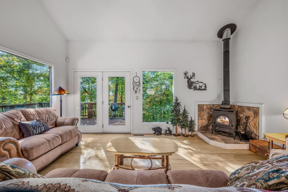 Living room, Seating area, Evening entertainment, flat iron