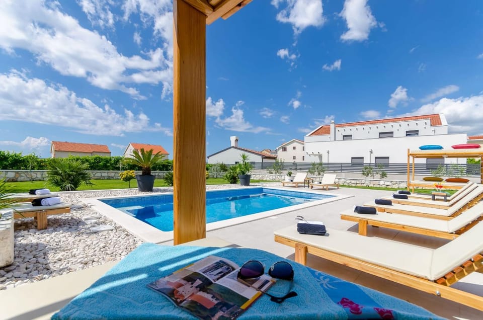 Garden, Swimming pool