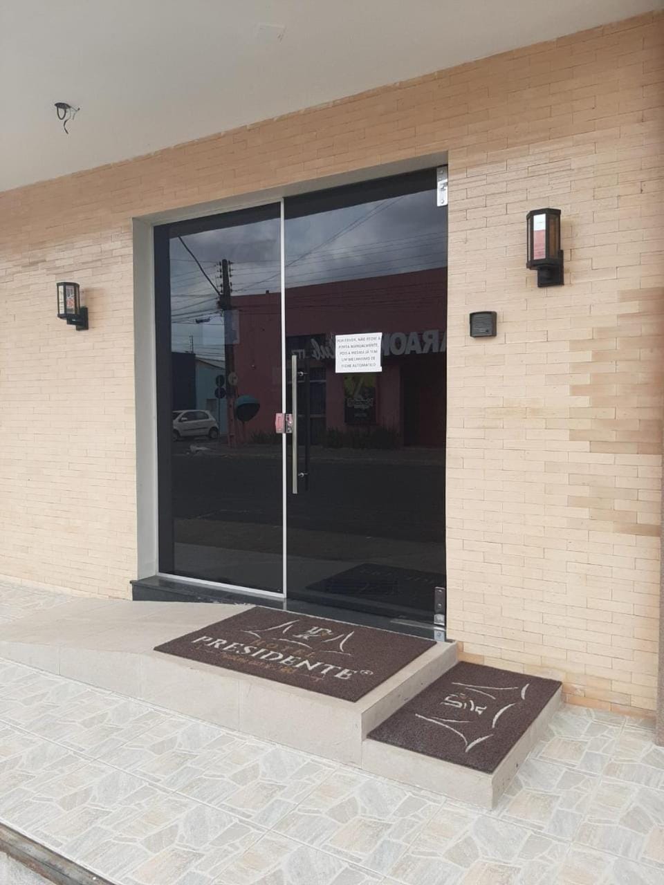 Facade/entrance