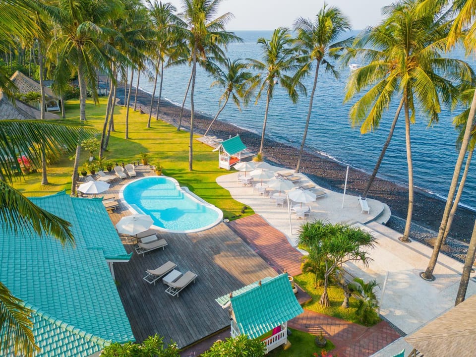 Day, Natural landscape, Sea view, Swimming pool, Swimming pool