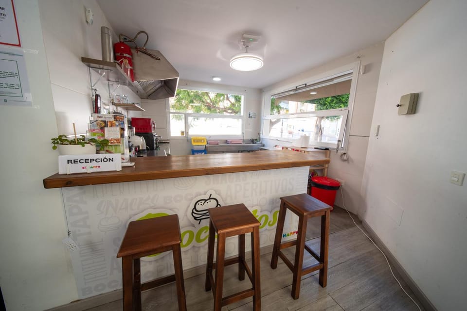 Kitchen or kitchenette, Dining area, Communal kitchen