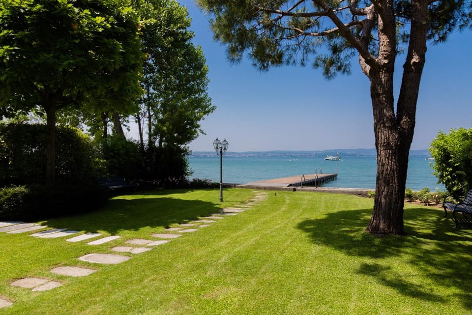 Nearby landmark, Spring, Day, Natural landscape, Garden, Beach, Garden view