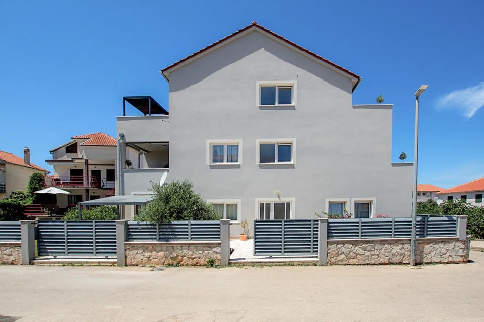 New Apartment Q near Slanica beach -Top Location Apartment in Murter