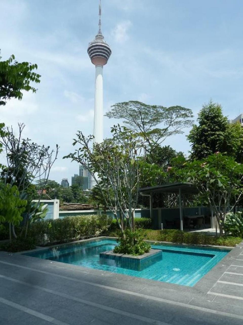 Nearby landmark, Day, Neighbourhood, Pool view, Swimming pool