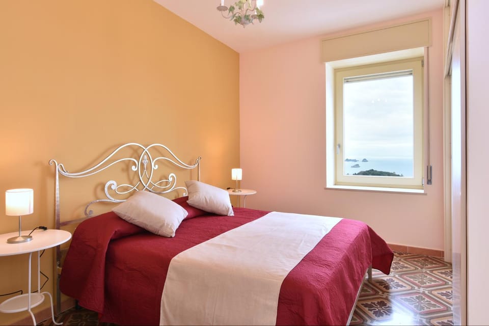 Bed, Sea view