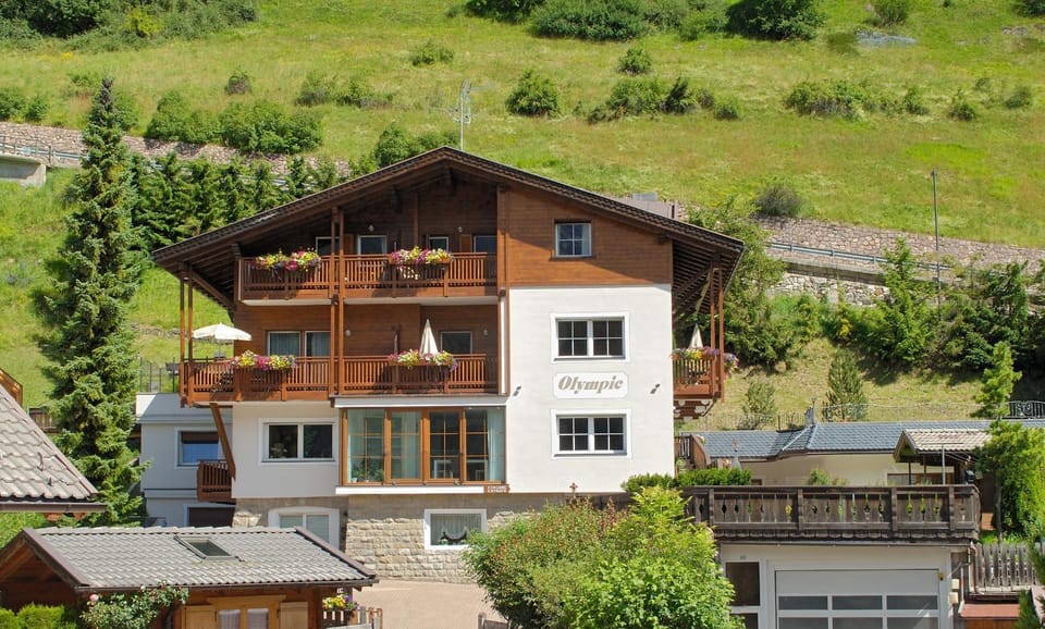 Property building, Day, Summer