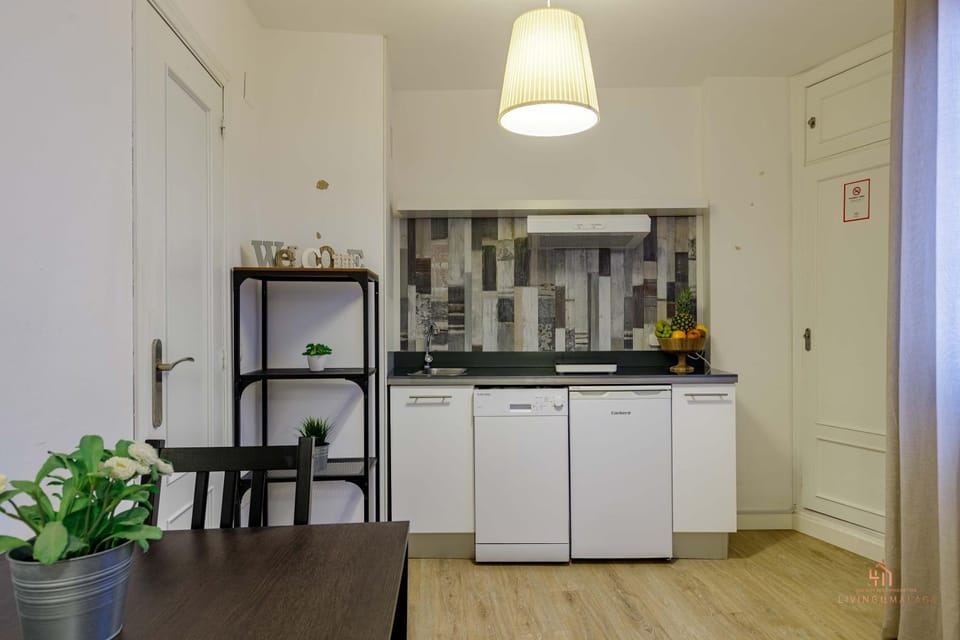 Kitchen or kitchenette