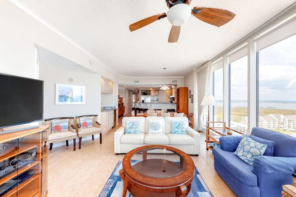 The Colonnades 1501 House in Gulf Shores