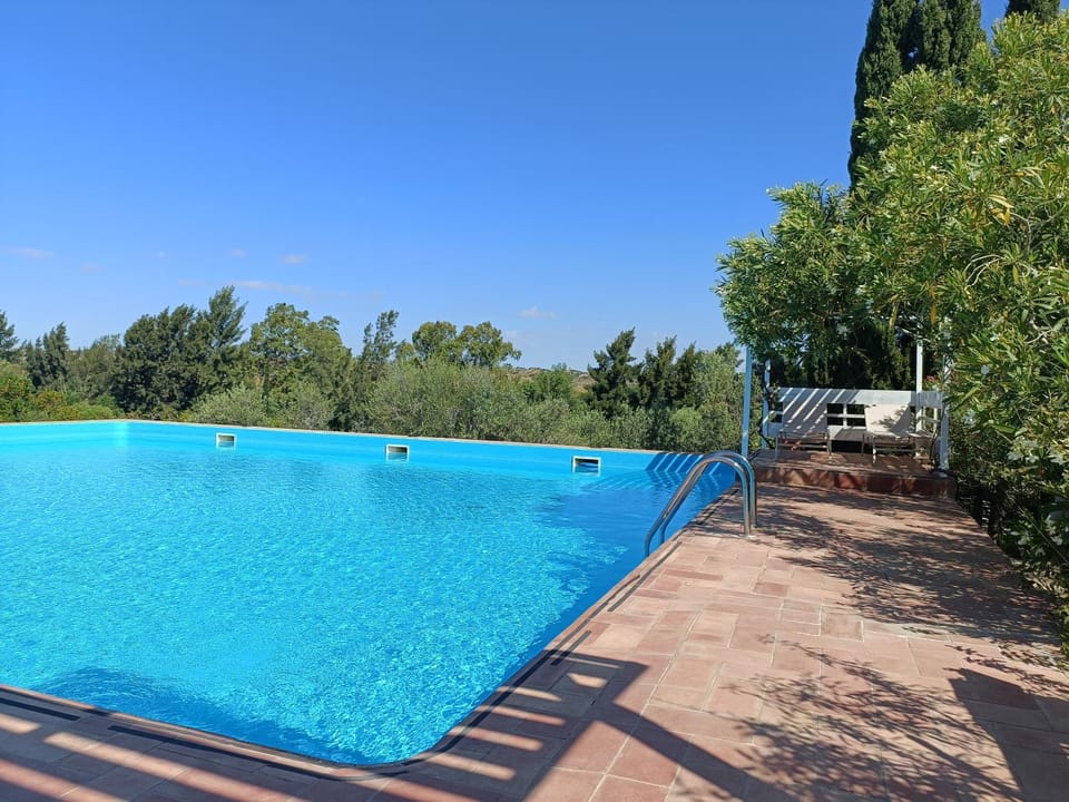 Pool view, Swimming pool, sunbed